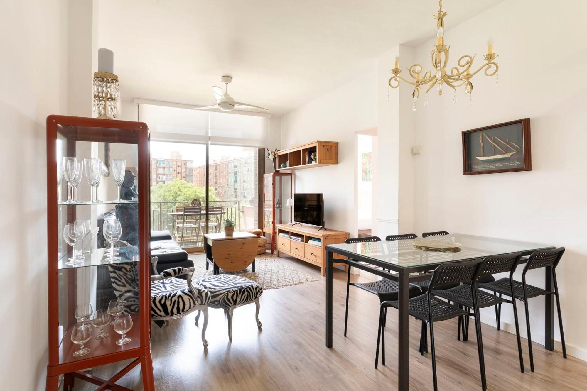 Апартаменты Cozy Near Fira Gran Via With Ac